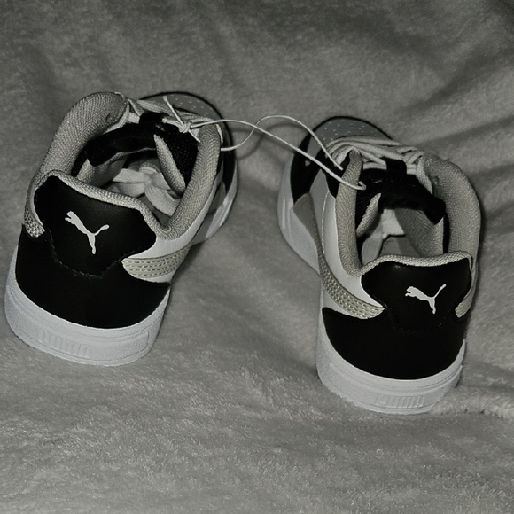 Puma Kids Black White Gray Court Sneakers Casual Sporty Low-Top Design Size 11 - Picture 3 of 10